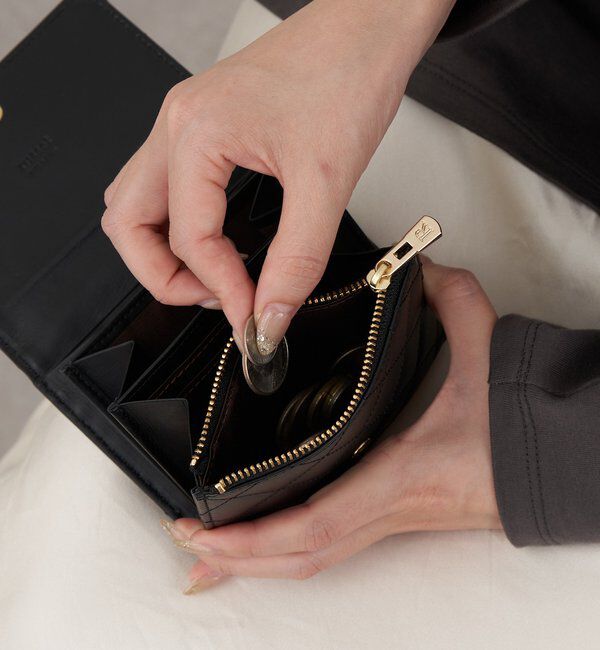  「【再値下げ】キルティングレザー二つ折りウォレット」|財布|