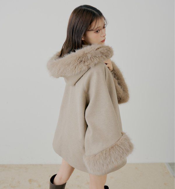  「【4色展開】ファー襟ケープコート」|その他|