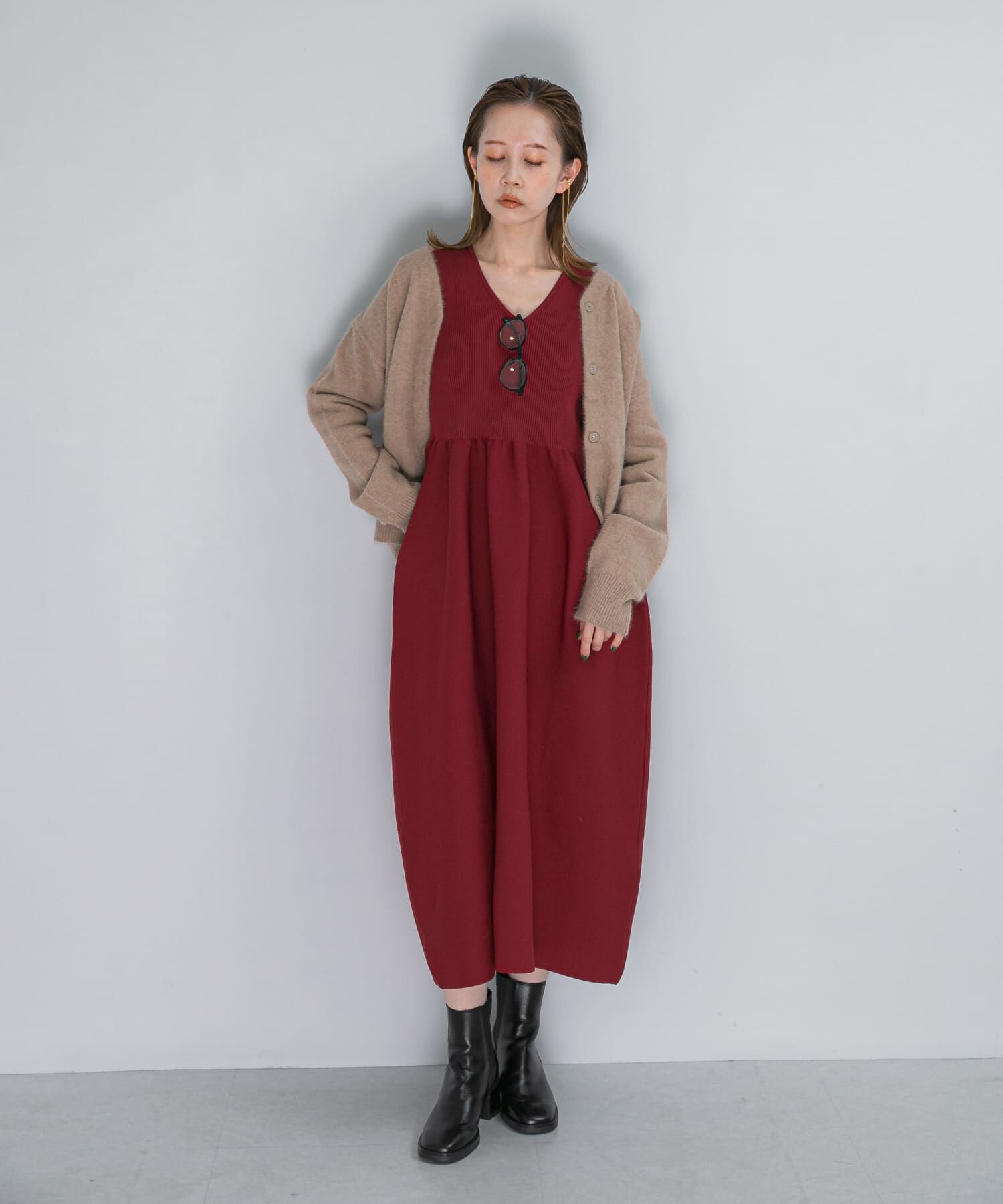 URBAN RESEARCH ROSSO「『WEB/一部店舗限定』フォルムシルエットVネックリブワンピース」|ワンピース|