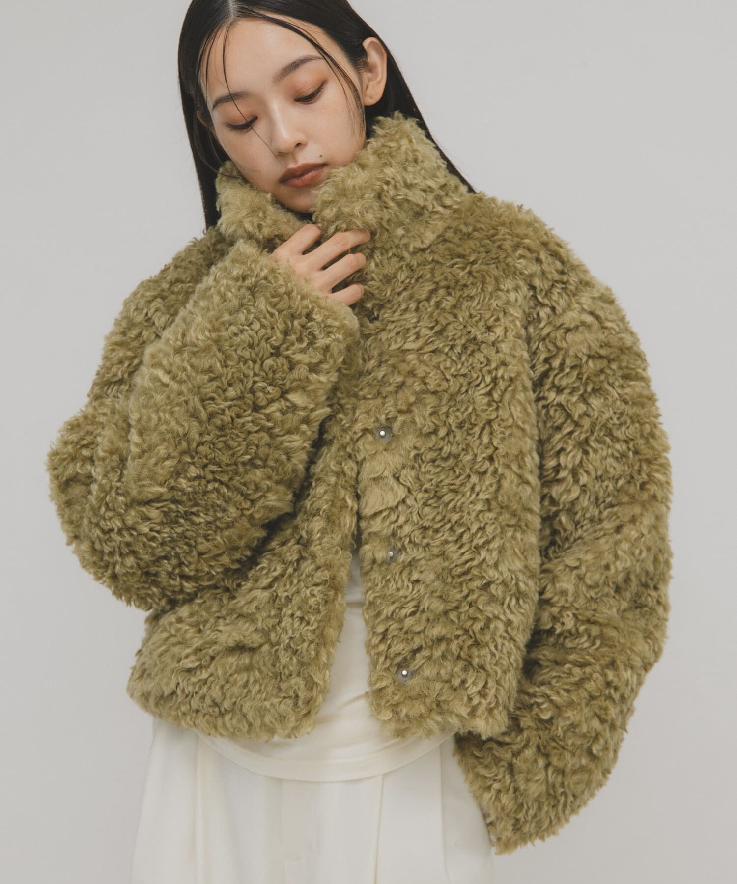  「フォルムボアジャケット」|ノーカラーコート|