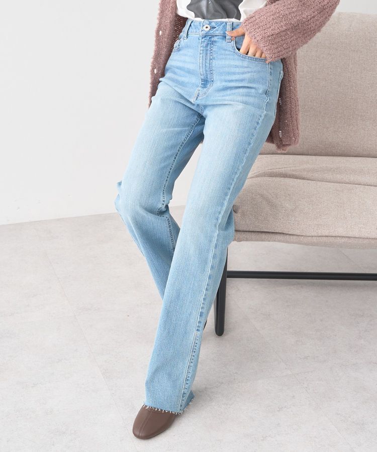 earth music&ecology「セルフカットストレッチフレアデニムパンツ」|デニム|