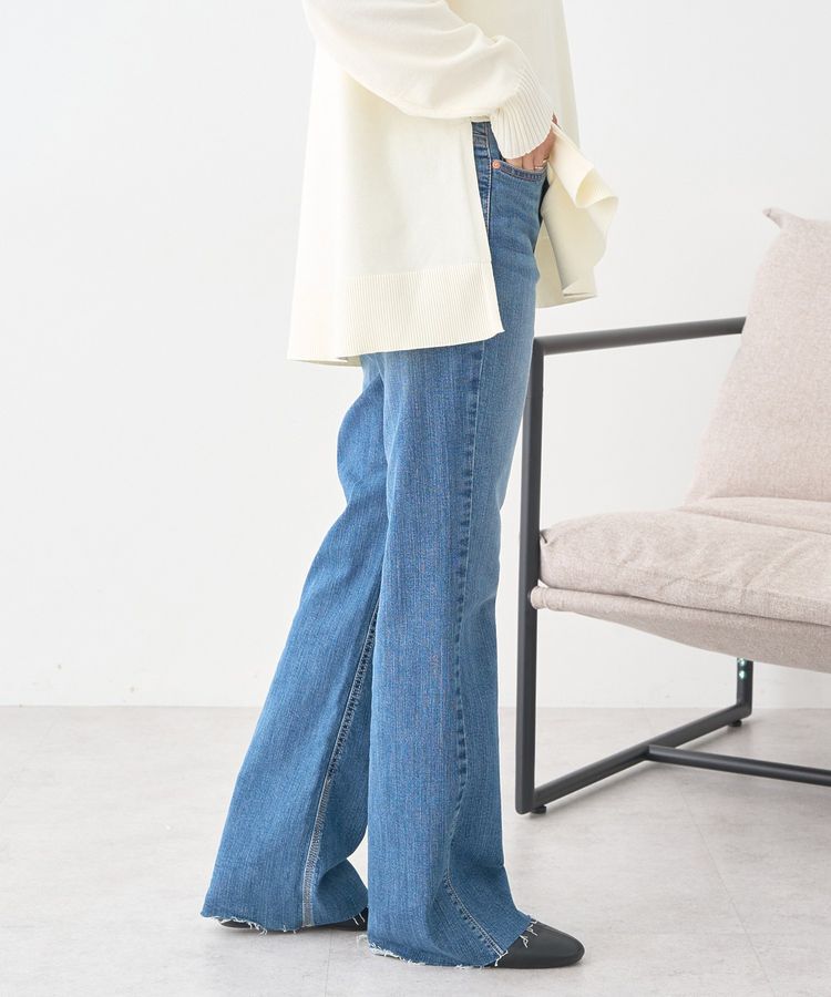 earth music&ecology「セルフカットストレッチフレアデニムパンツ」|デニム|