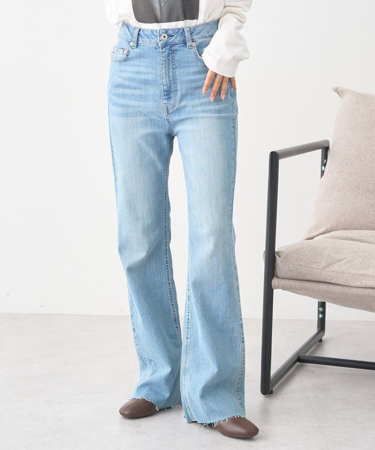 earth music&ecology「セルフカットストレッチフレアデニムパンツ」|デニム|