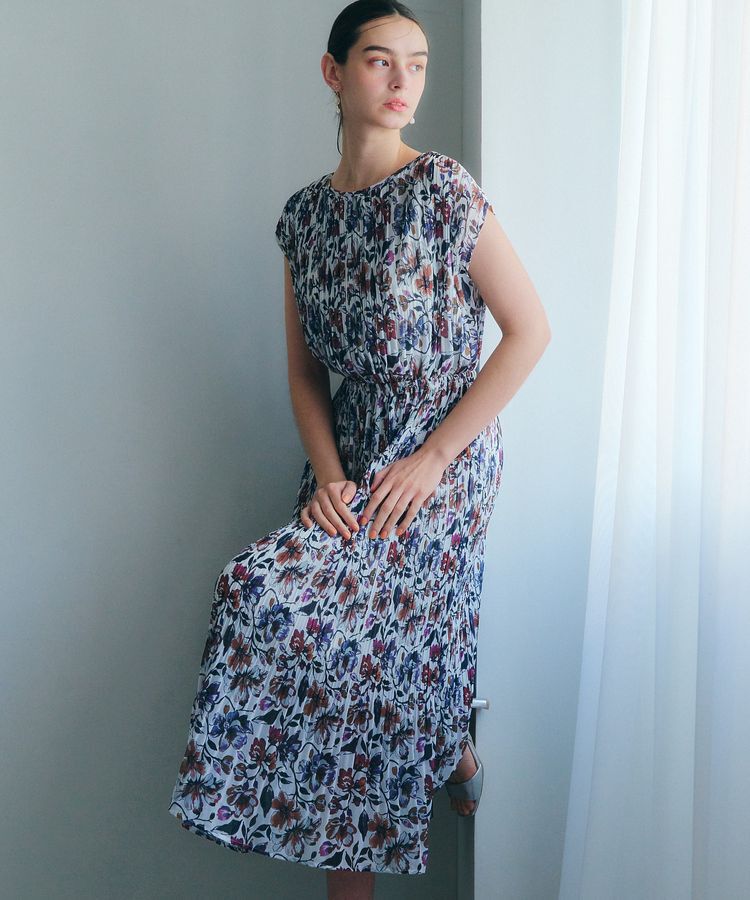 YECCA VECCA「フラワー柄プリーツワンピース」|ワンピース|Ivory