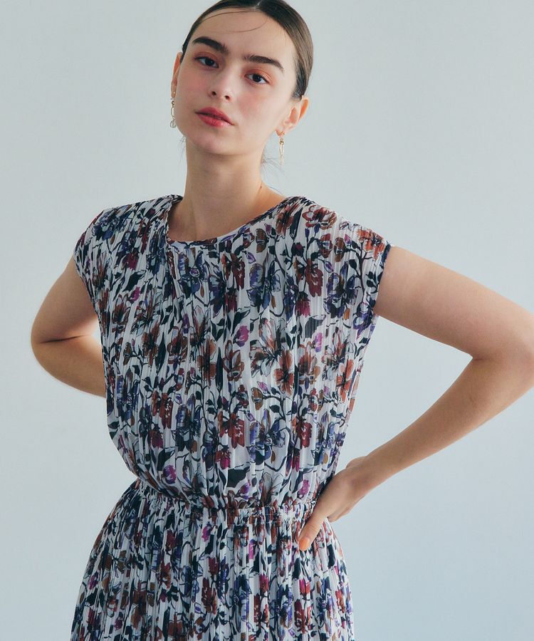 YECCA VECCA「フラワー柄プリーツワンピース」|ワンピース|