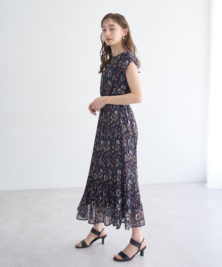 YECCA VECCA「フラワー柄プリーツワンピース」|ワンピース|