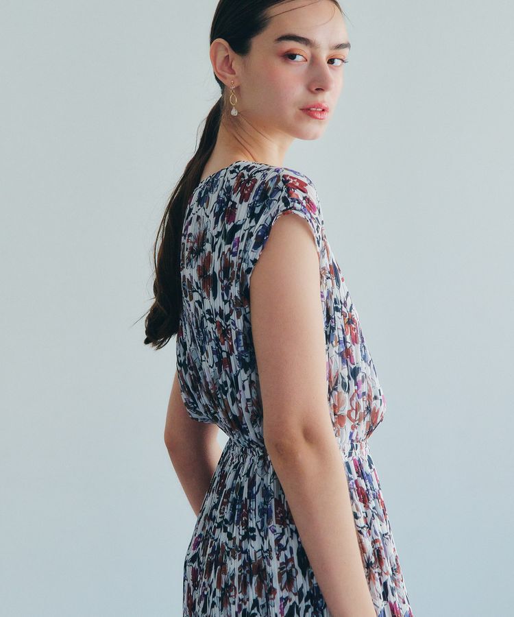 YECCA VECCA「フラワー柄プリーツワンピース」|ワンピース|