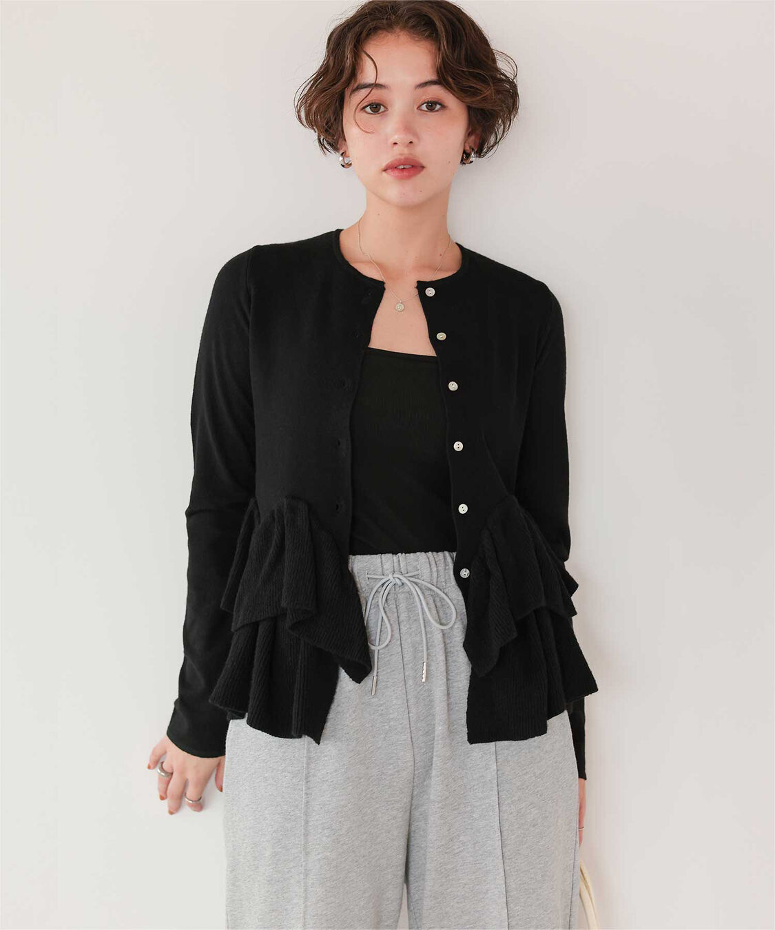 titivate「フリルヘムニットカーディガン」|ニット・セーター|ブラック