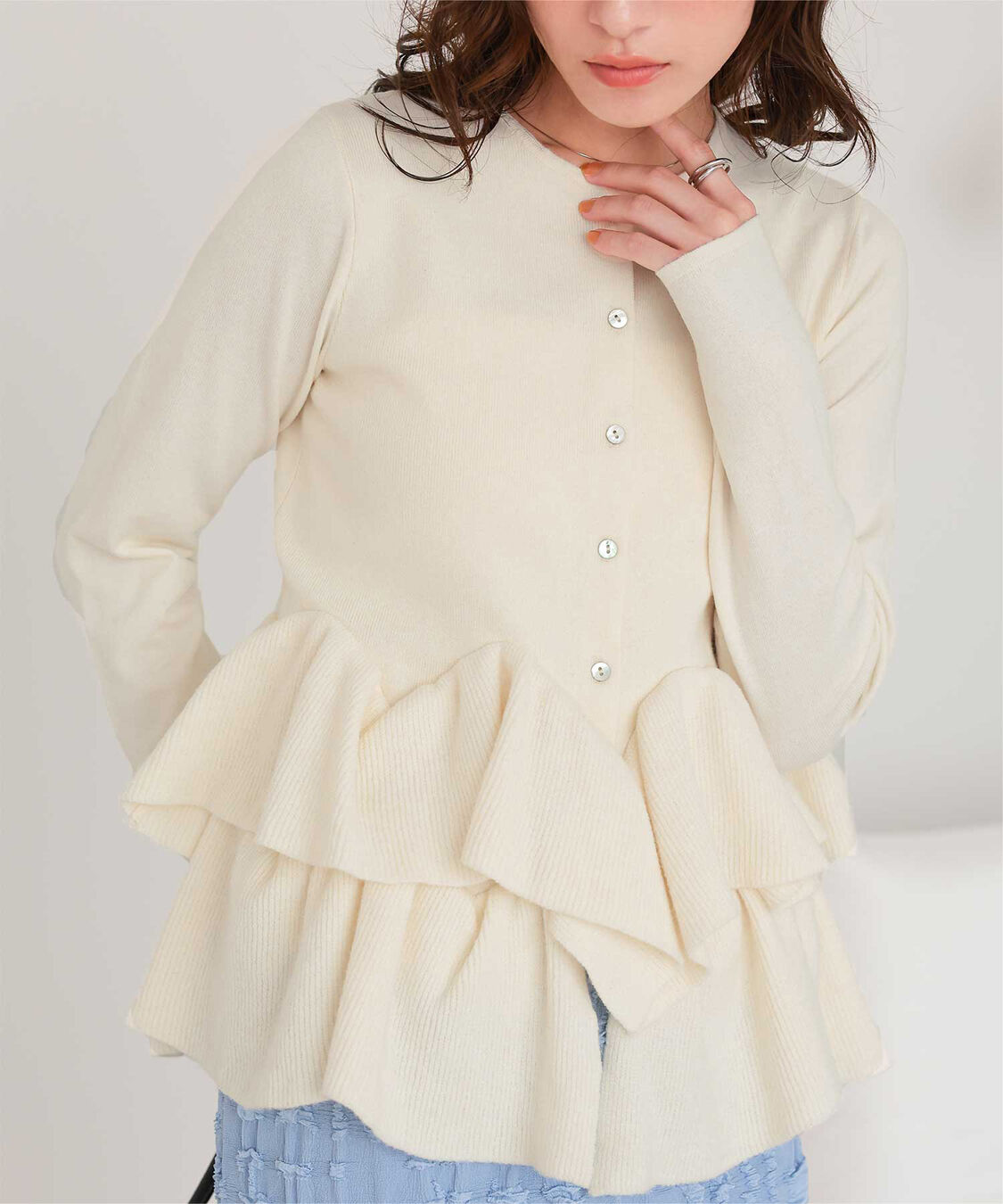 titivate「フリルヘムニットカーディガン」|ニット・セーター|アイボリー