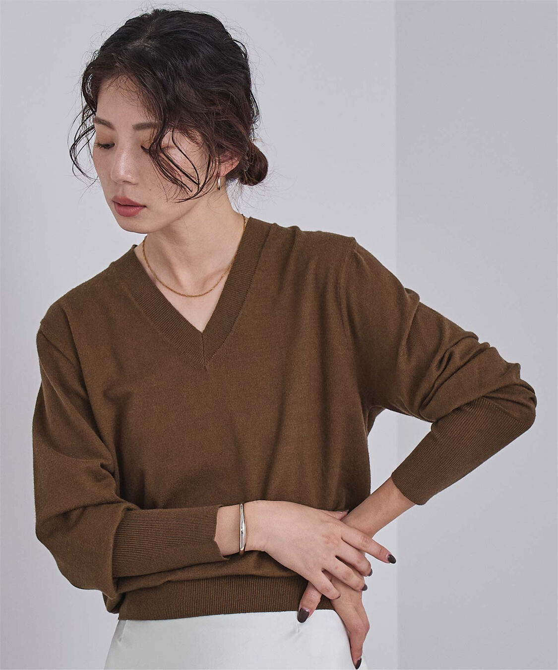 ur's「もちもちVネックニット」|ニット・セーター|ブラウン