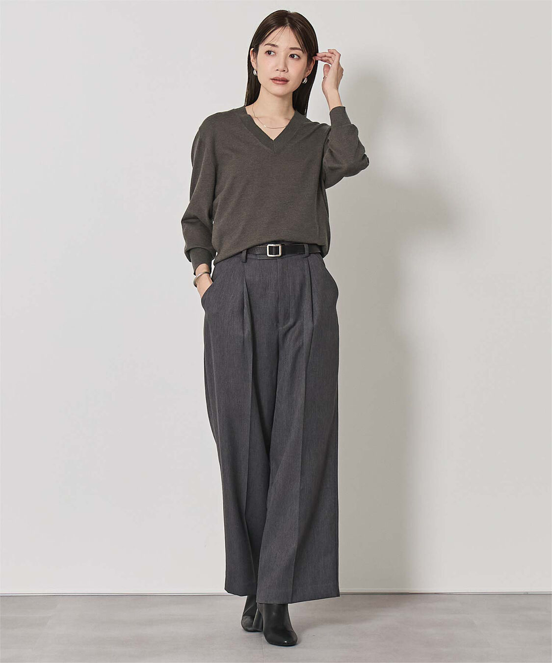 ur's「もちもちVネックニット」|ニット・セーター|