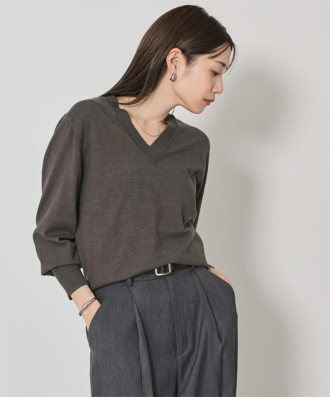 ur's「もちもちVネックニット」|ニット・セーター|