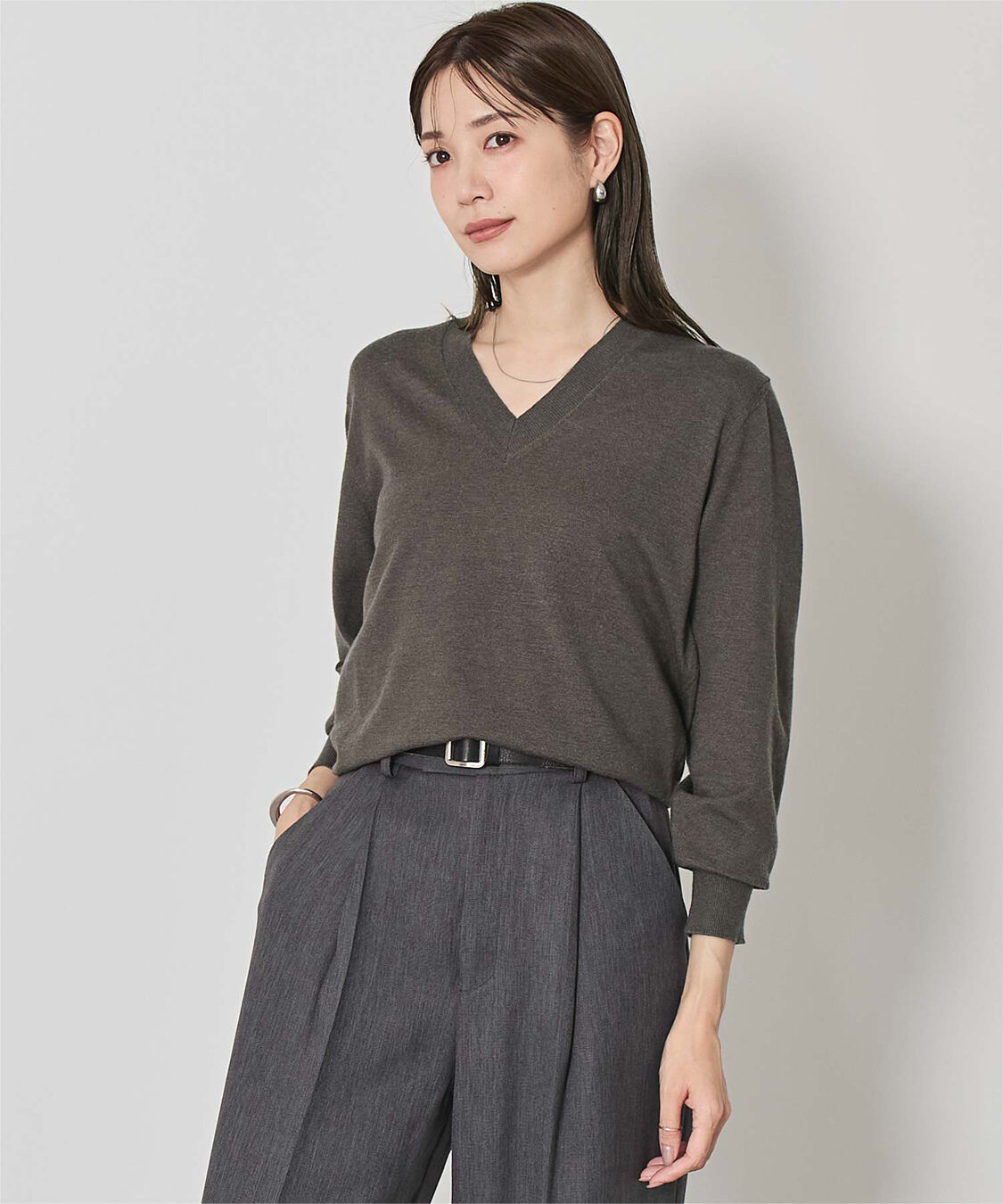 ur's「もちもちVネックニット」|ニット・セーター|