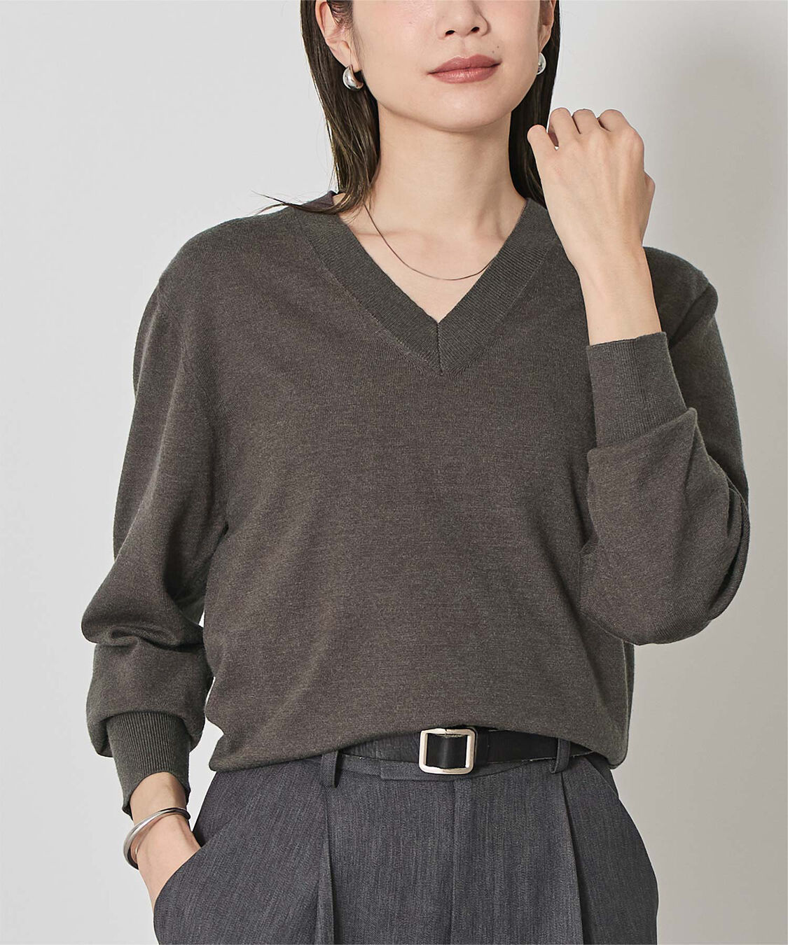 ur's「もちもちVネックニット」|ニット・セーター|