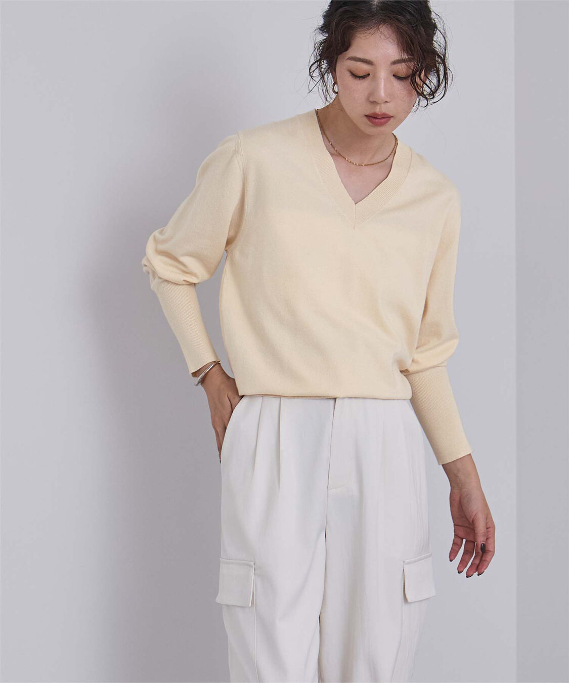 ur's「もちもちVネックニット」|ニット・セーター|