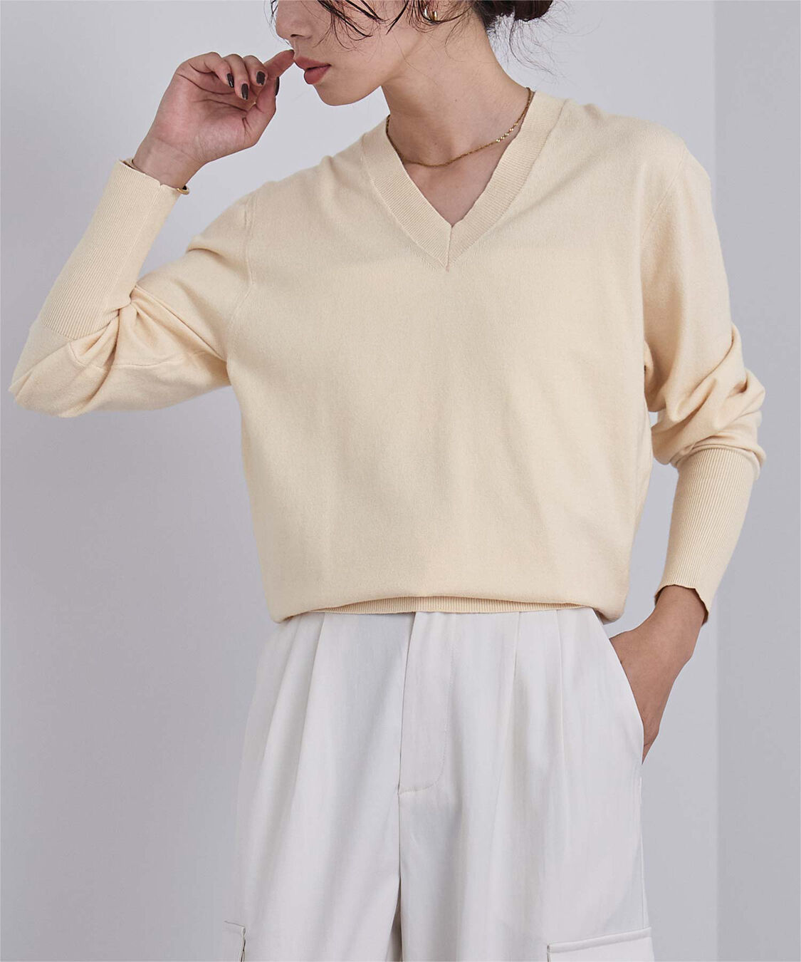 ur's「もちもちVネックニット」|ニット・セーター|