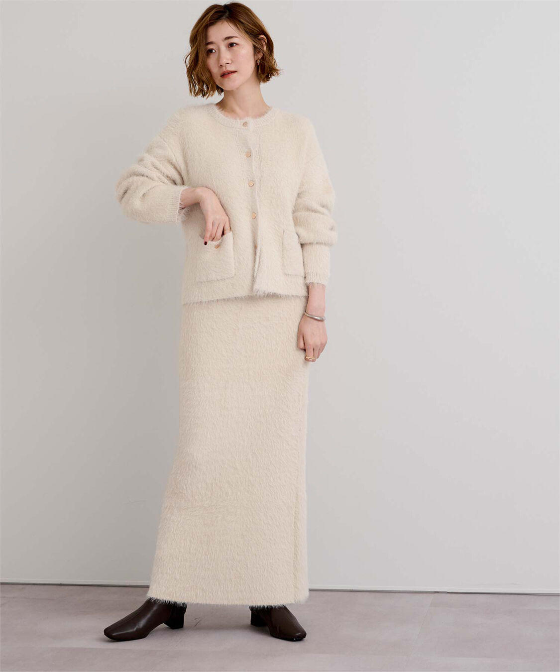 ur's「ゴールド釦シャギーニットカーディガン」|カーディガン|