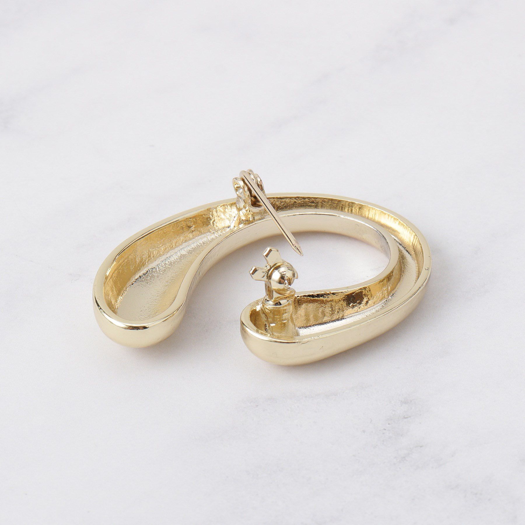 UNTITLED「【トレンド】メタリックブローチ」|ブローチ・コサージュ|