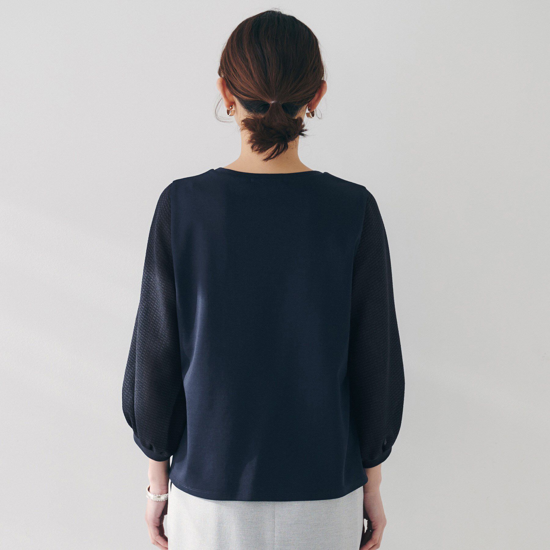 UNTITLED「【二の腕カバー/オンオフ】袖シアー ドッキングプルオーバー」|Tシャツ・カットソー|