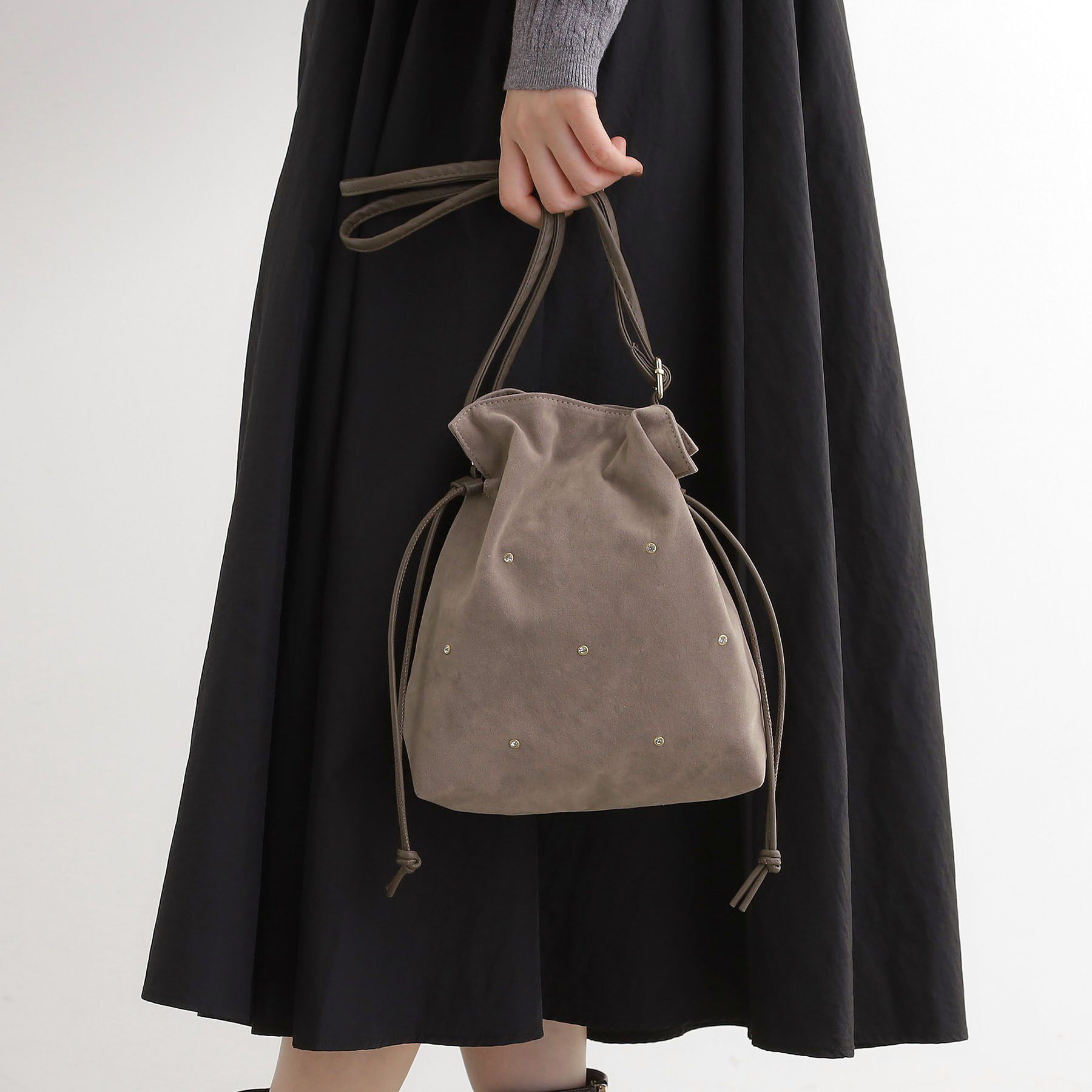 grove「スタッズスエード調巾着ショルダー」|ショルダー・メッセンジャー|グレージュ(050)