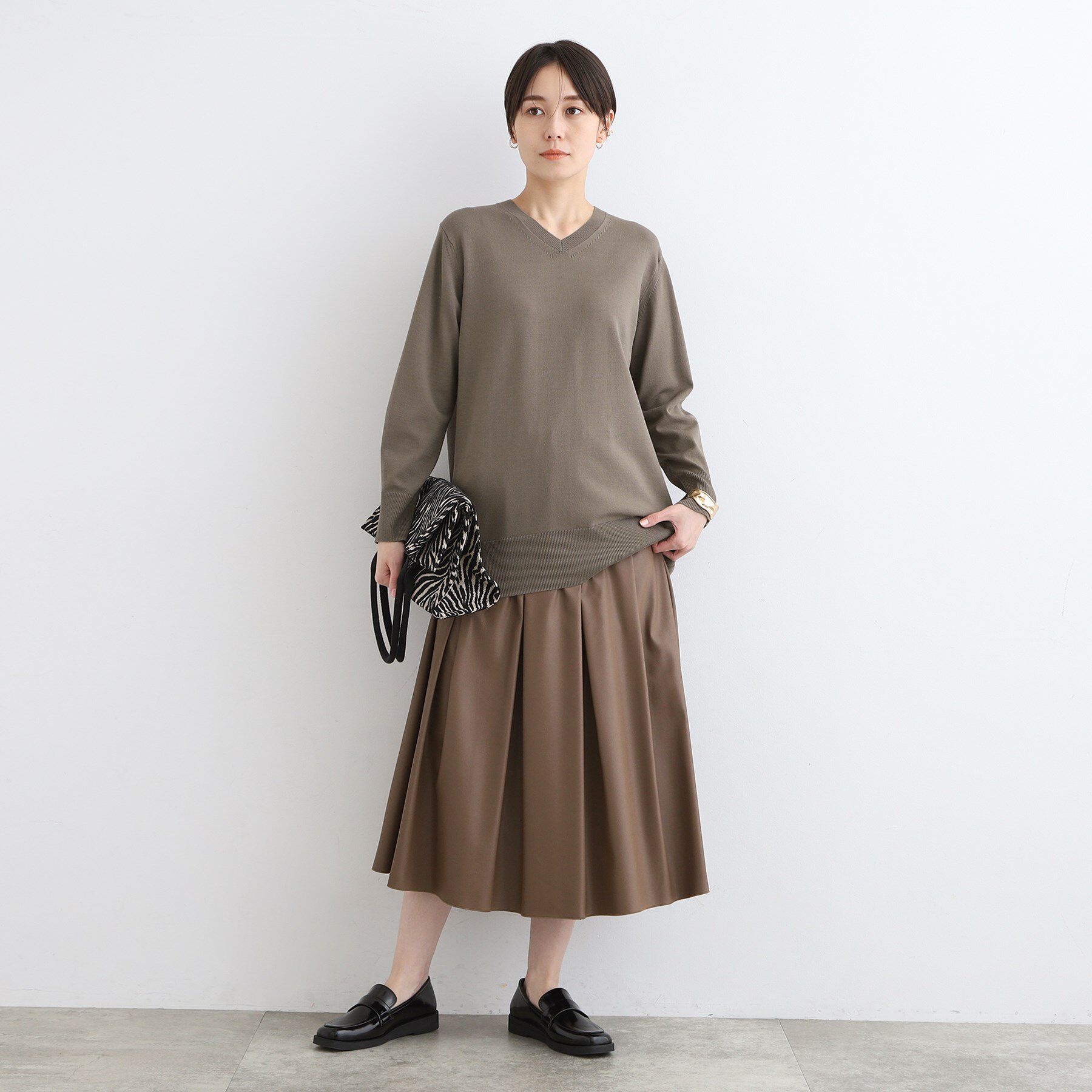 INDIVI「【洗える】Vネックチュニックニット」|ニット・セーター|