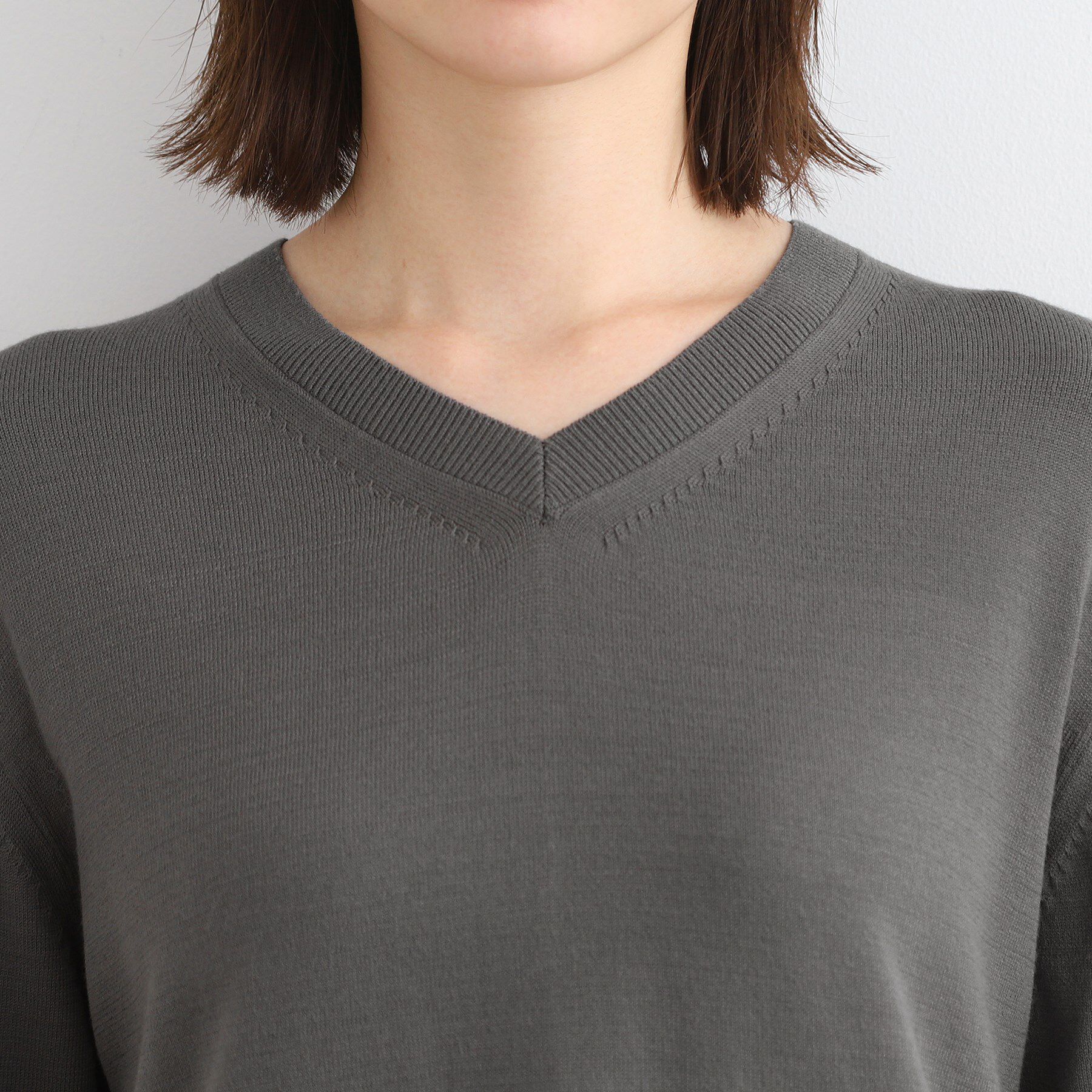 INDIVI「【洗える】Vネックチュニックニット」|ニット・セーター|