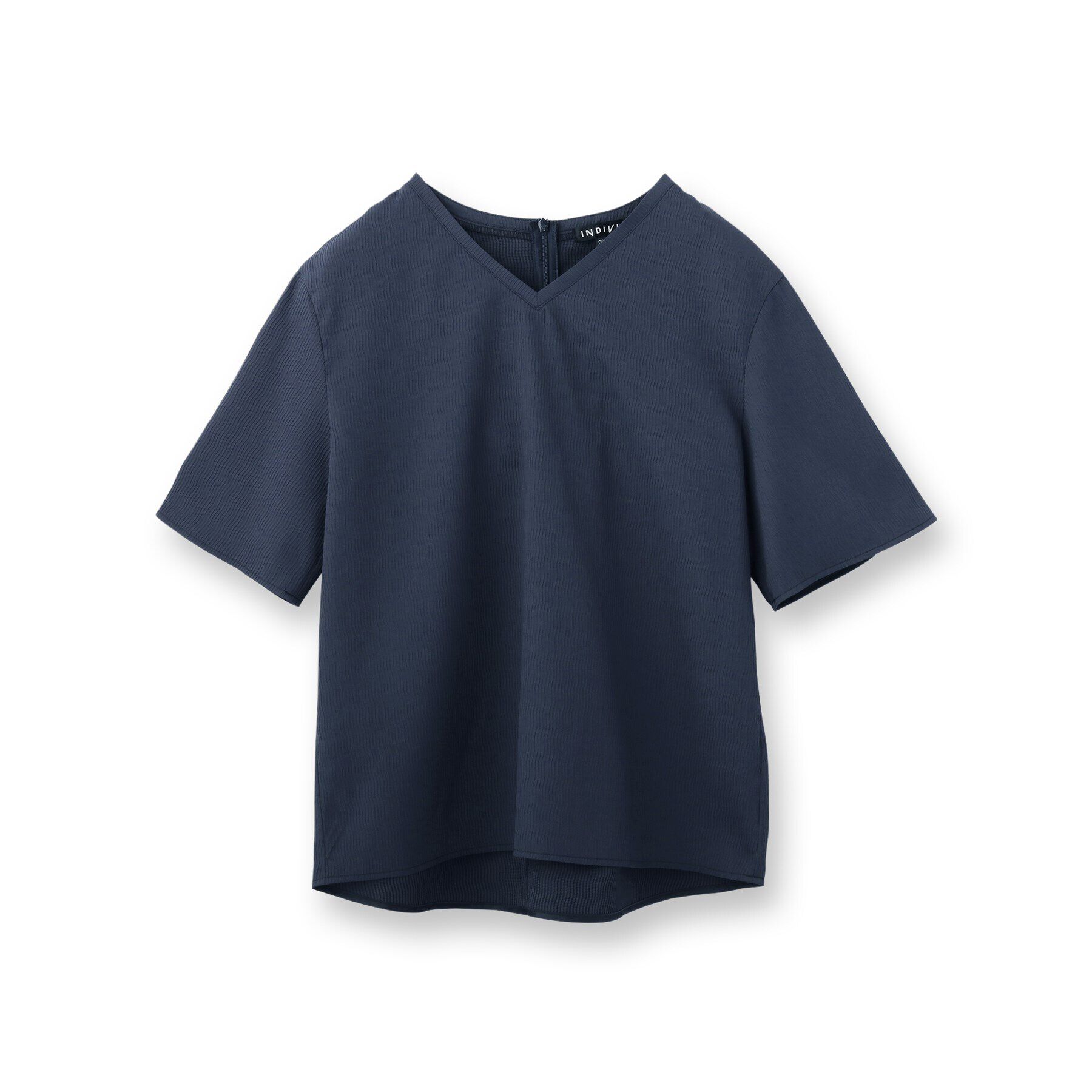 INDIVI「【洗える／凹凸素材】シンプルVネックブラウス」|シャツ・ブラウス|