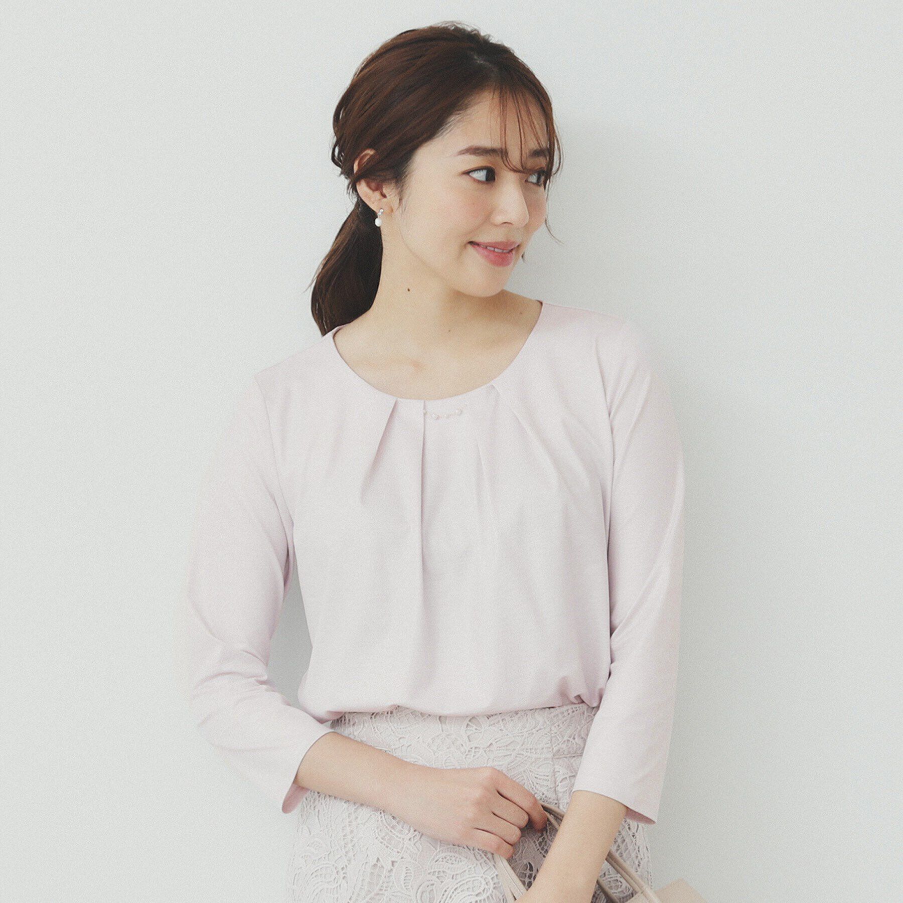 index「パール調チェーン付きフロントタックトップス【洗濯機洗い可】」|シャツ・ブラウス|ピンクベージュ(85