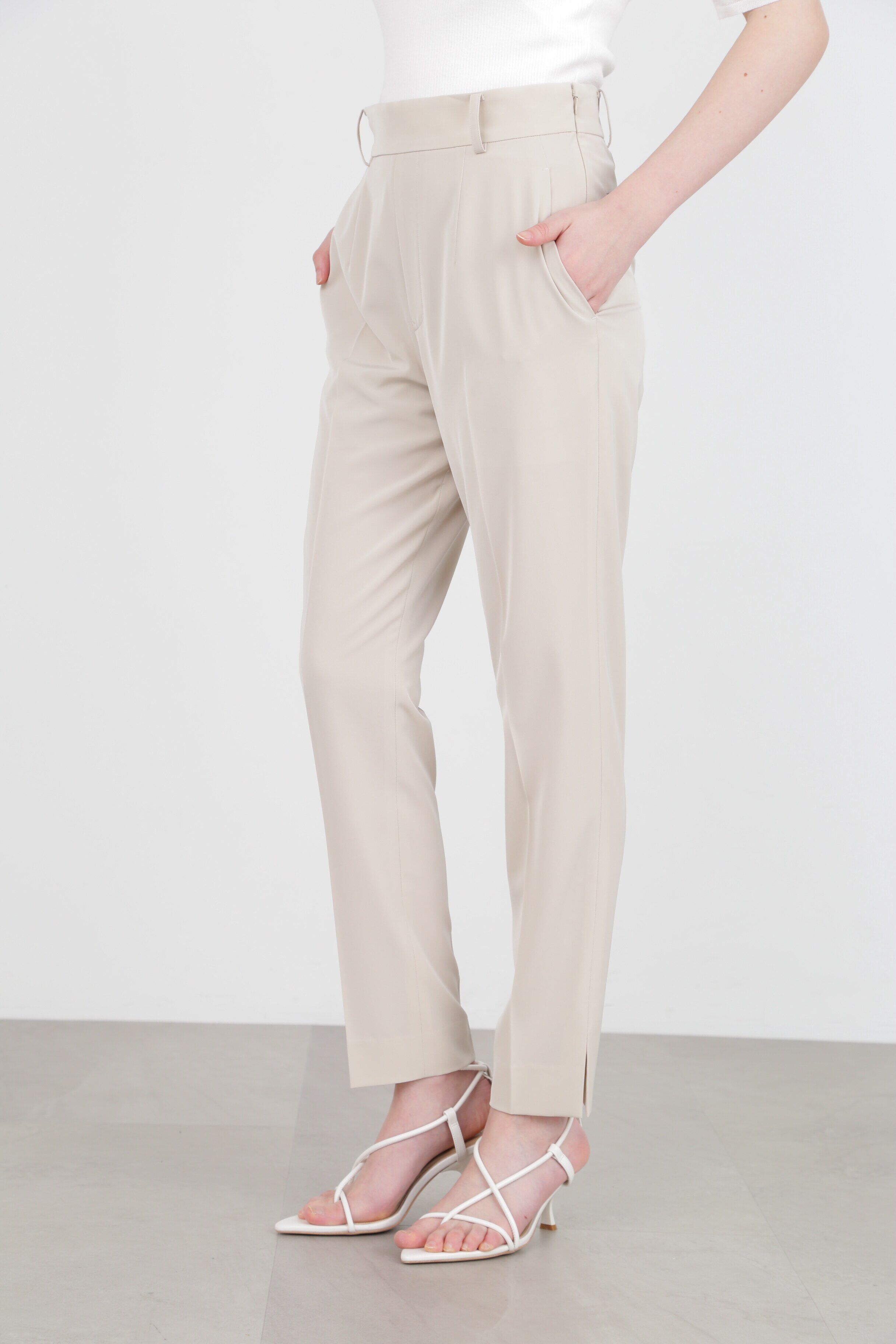  「◆サイドスリットセンタープレスパンツ」|その他|ベージュ