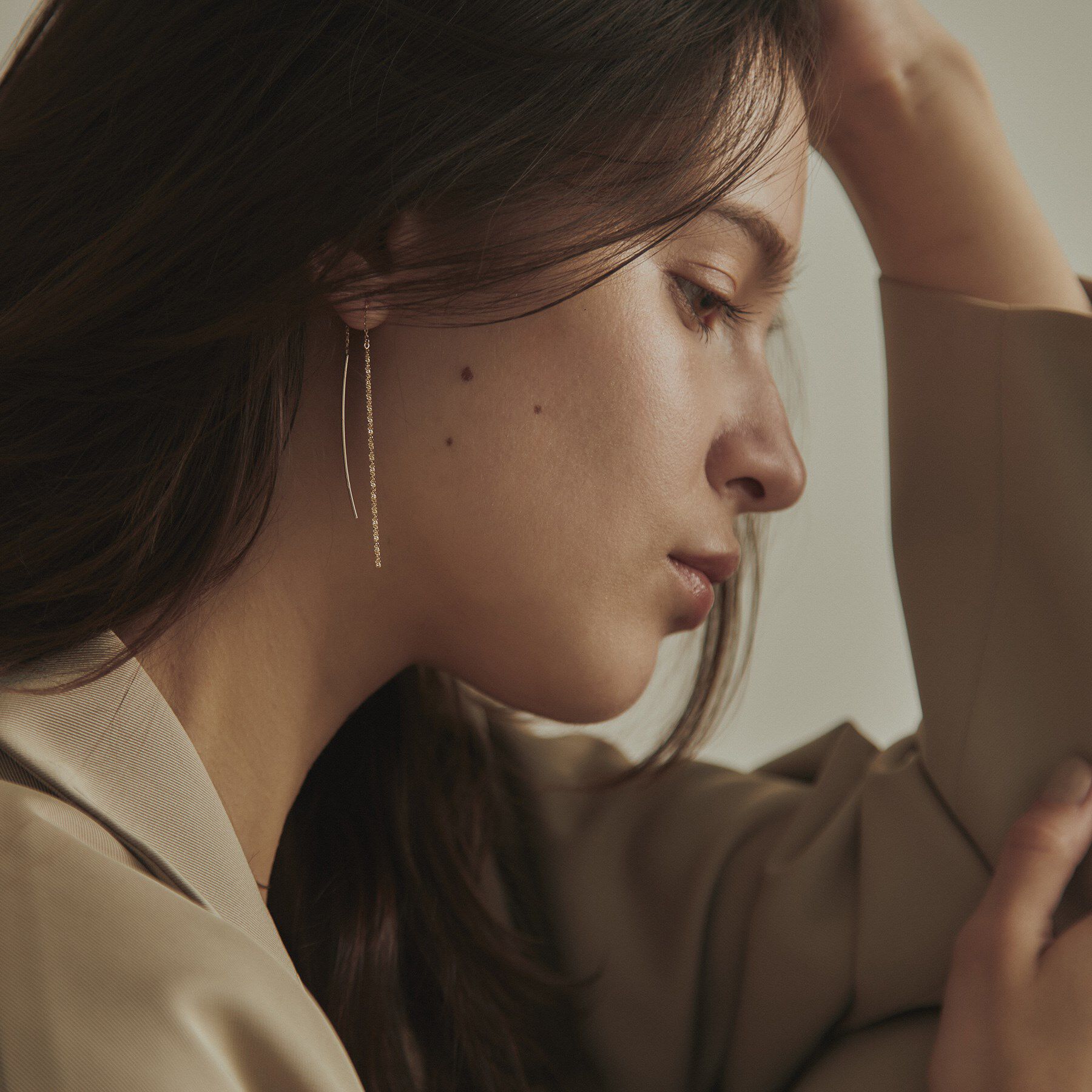 COCOSHNIK「K10クリスクロスチェーンフリンジ ピアス」|ピアス|