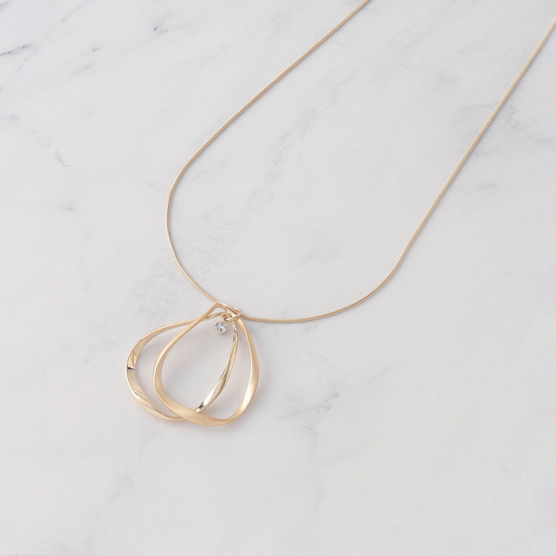 SHOO･LA･RUE「ウェーブオープンドロップネックレス」|ネックレス|ゴールド(007)