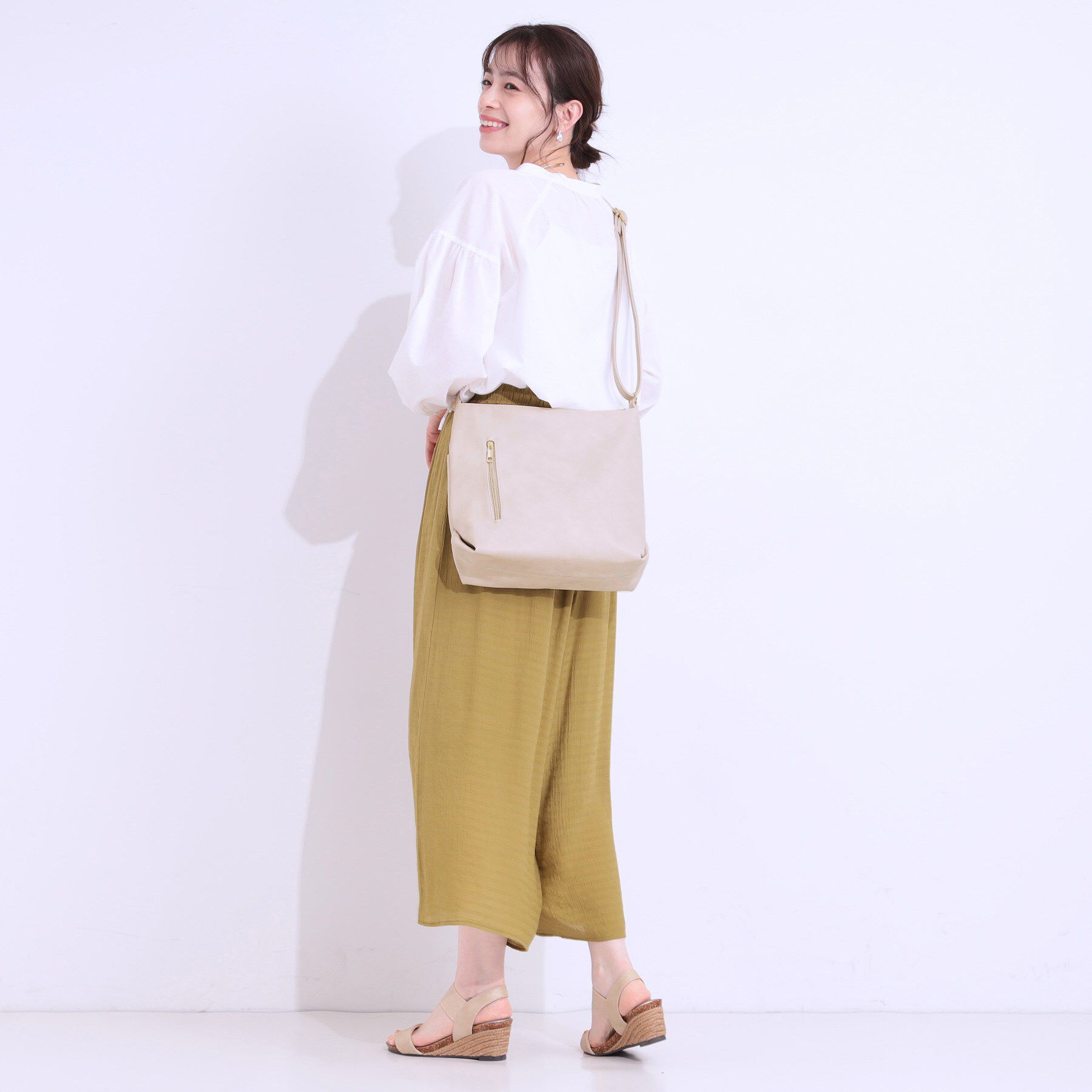 SHOO･LA･RUE「フロント2ポケットショルダーバッグ」|ショルダー・メッセンジャー|