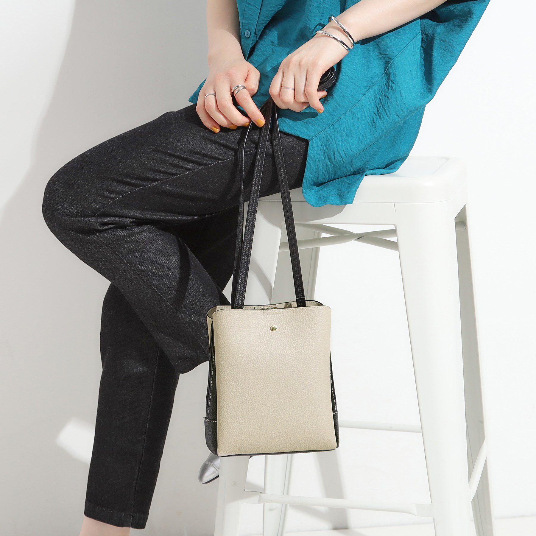 SHOO･LA･RUE「【軽量】ふわっと軽い3層ショルダーバッグ」|ショルダー・メッセンジャー|グレー(512)