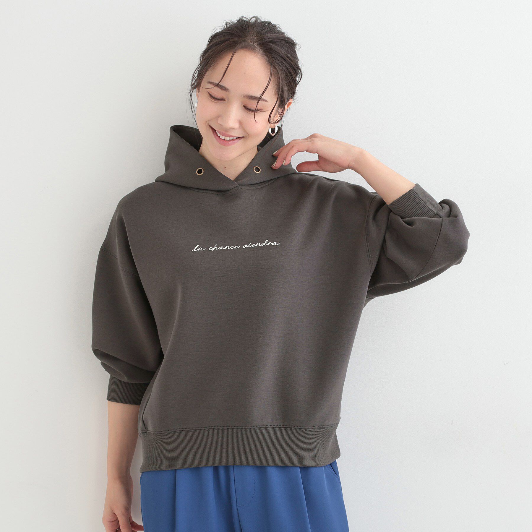 SHOO･LA･RUE「【S-LL/なめらかタッチ】選べる3柄 ロゴ入りプルパーカ」|パーカー|