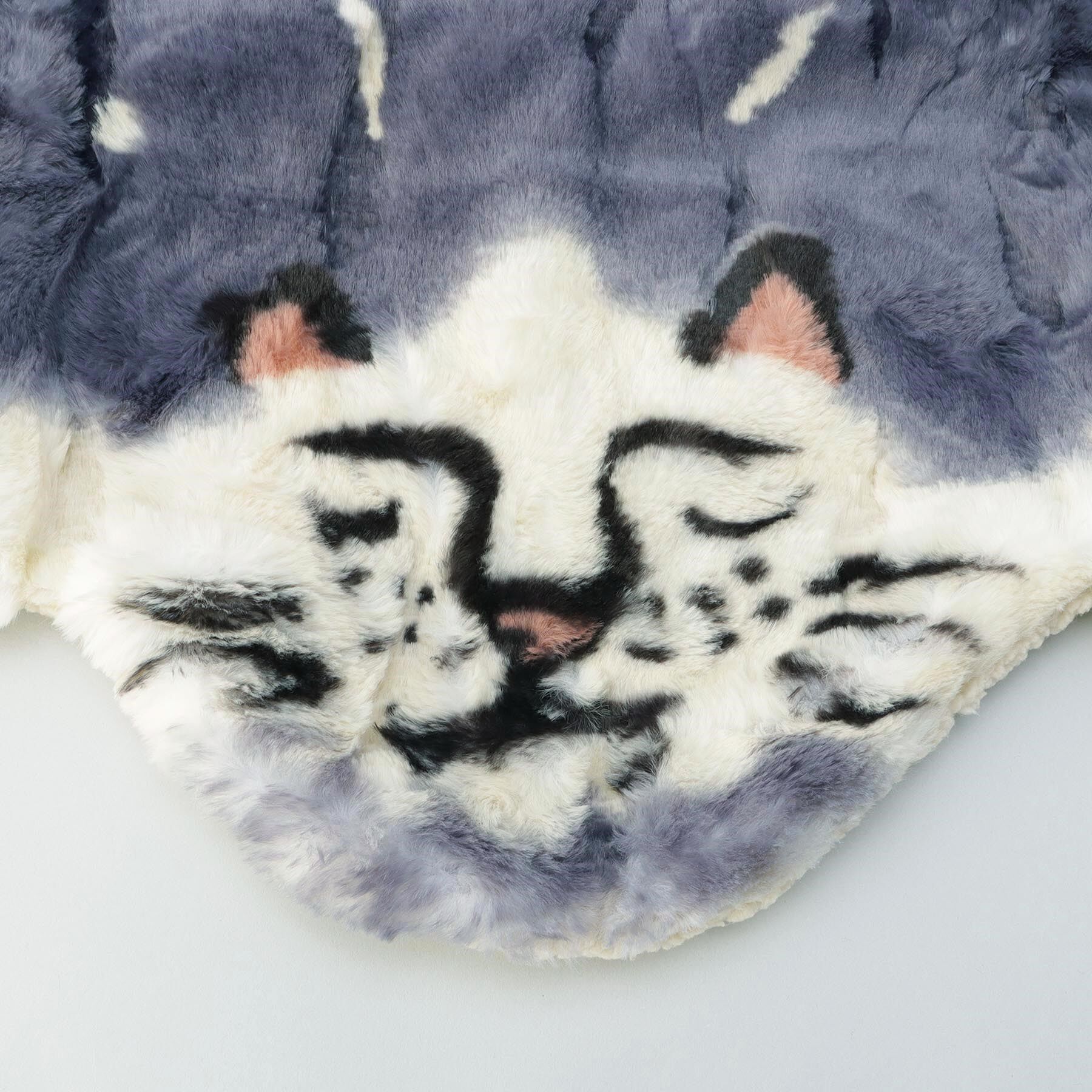 212 KITCHEN STORE「モモンガ ダイカットブランケット ハチワレ」|ブランケット|