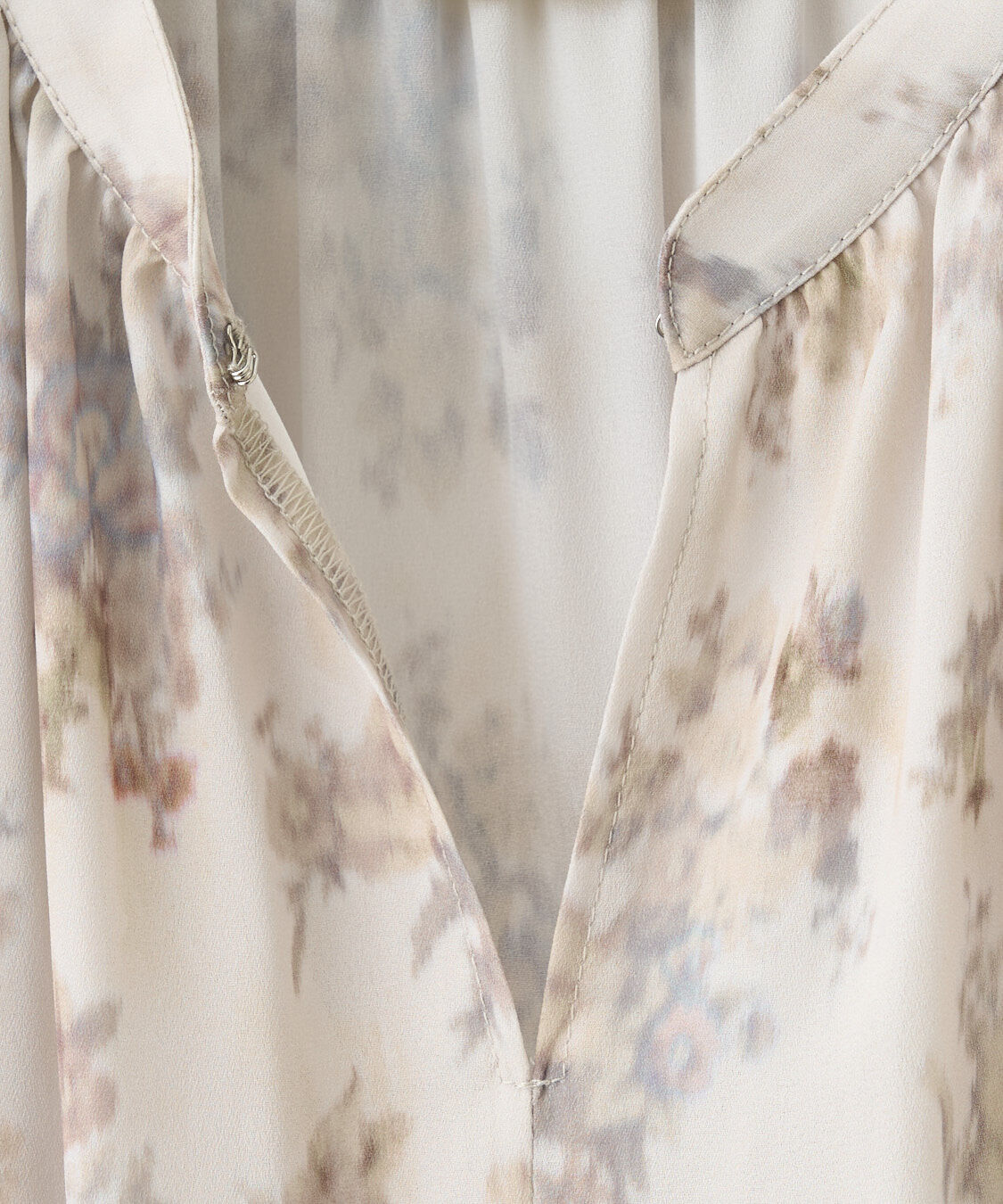 COCO DEAL「【岡崎紗絵さんコラボ】フラワープリントプリーツティアードワンピース」|ワンピース|