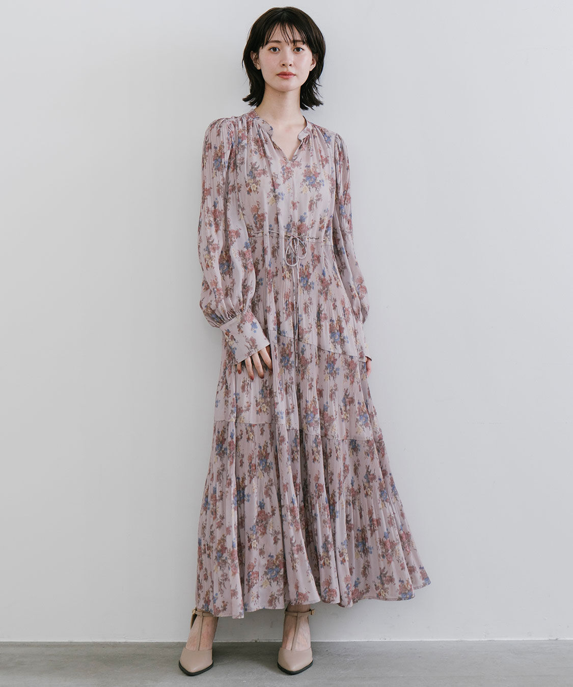 COCO DEAL「【岡崎紗絵さんコラボ】フラワープリントプリーツティアードワンピース」|ワンピース|