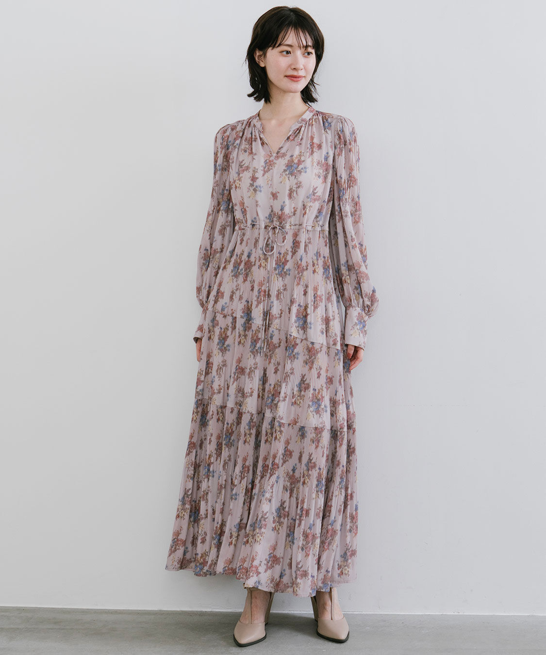 COCO DEAL「【岡崎紗絵さんコラボ】フラワープリントプリーツティアードワンピース」|ワンピース|