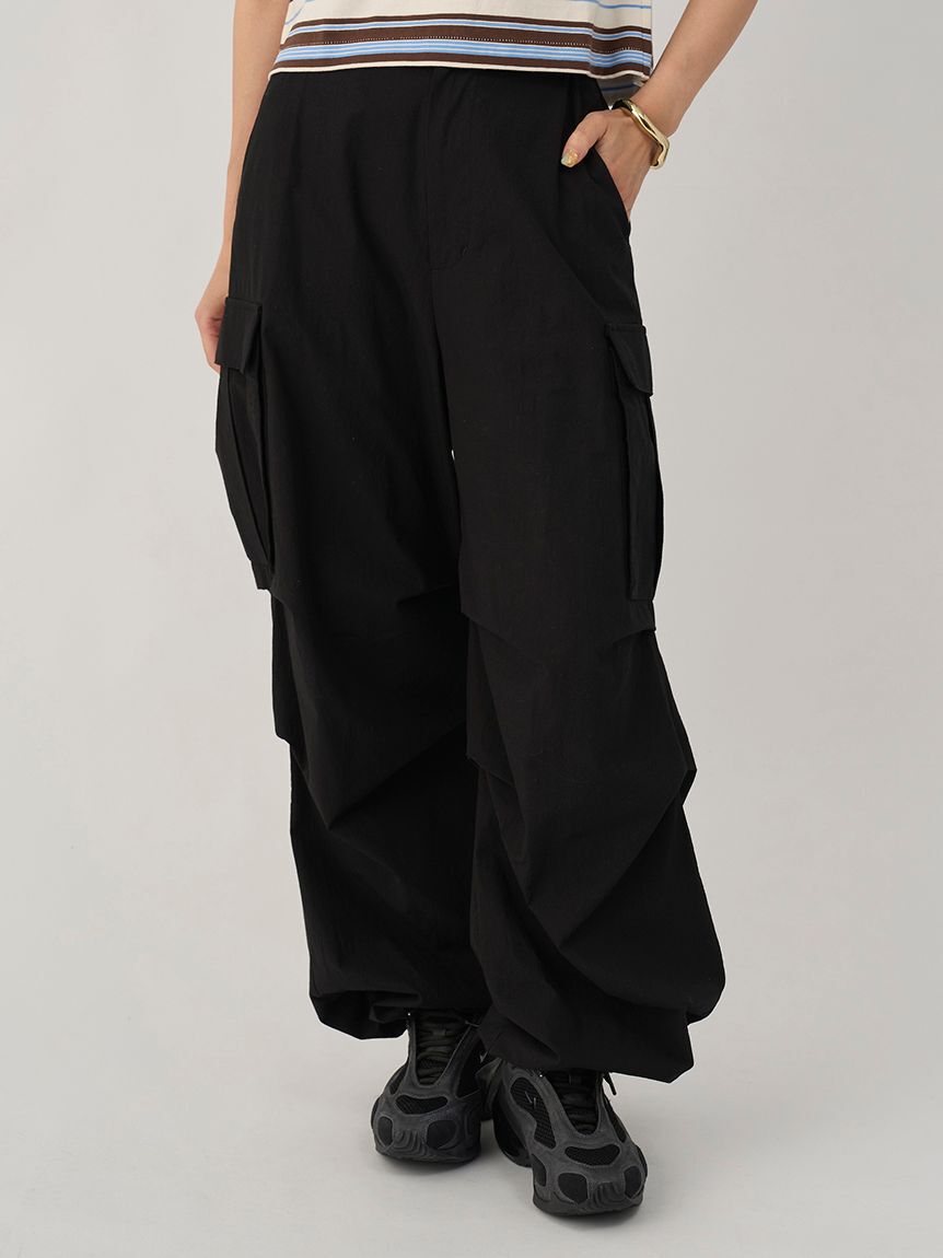 emmi atelier「タックフォルムカーゴパンツ」|チノ|BLK