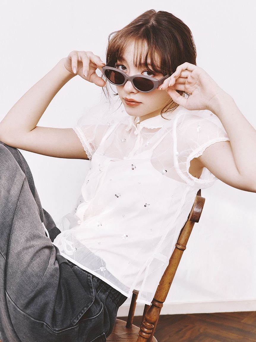 LILY BROWN「[L.B CANDY STOCK]ラウンドカラービジューブラウス」|シャツ・ブラウス|WHT