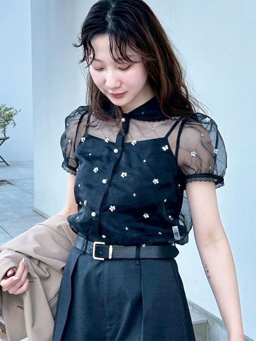 LILY BROWN「[L.B CANDY STOCK]ラウンドカラービジューブラウス」|シャツ・ブラウス|BLK