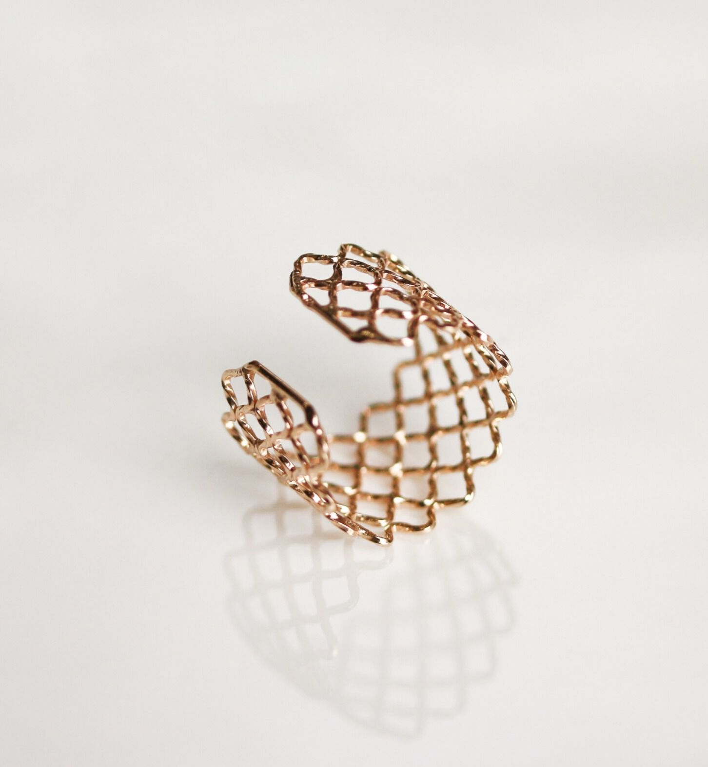  「ゴールド メッシュ イヤーカフ | K10YG 【片耳用】」|イヤーカフ|