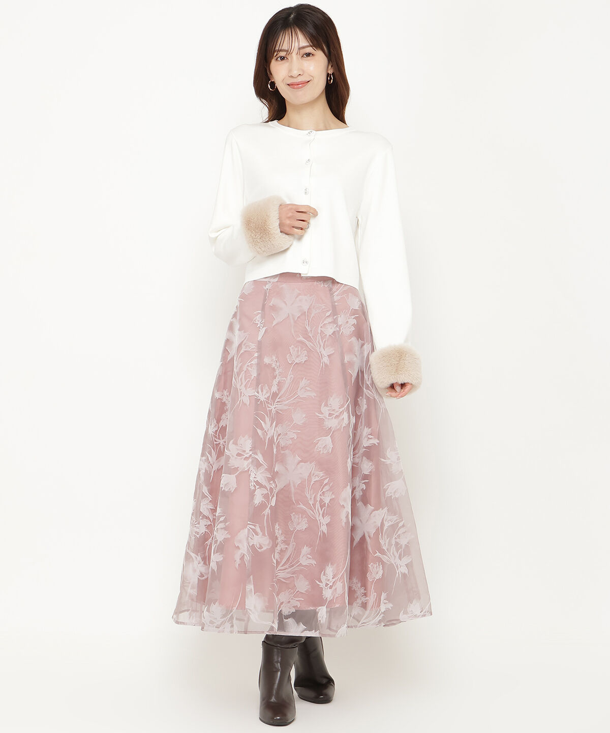 アンドクチュール「袖ファー付きビジューカーディガン」|カーディガン|