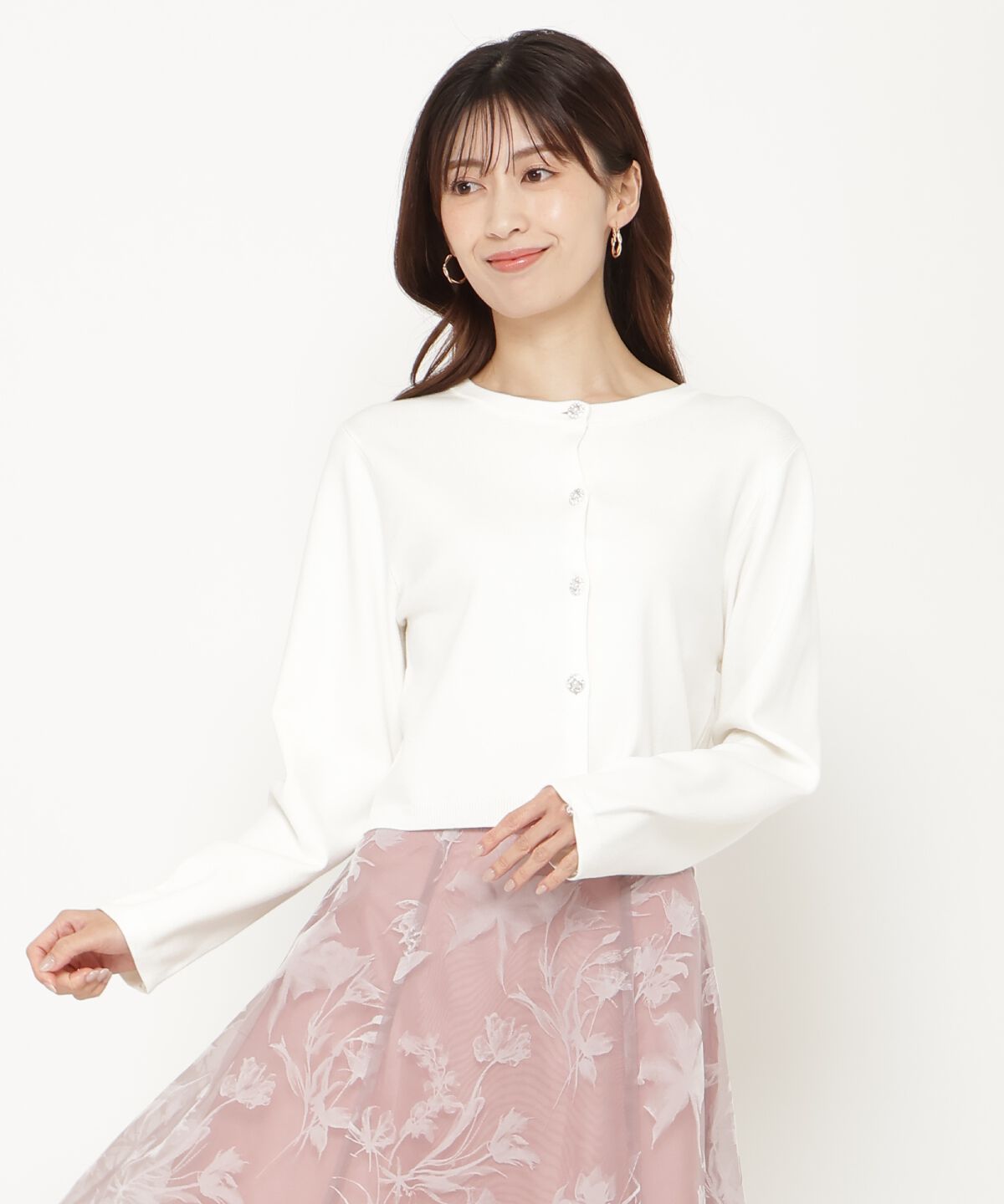 アンドクチュール「袖ファー付きビジューカーディガン」|カーディガン|