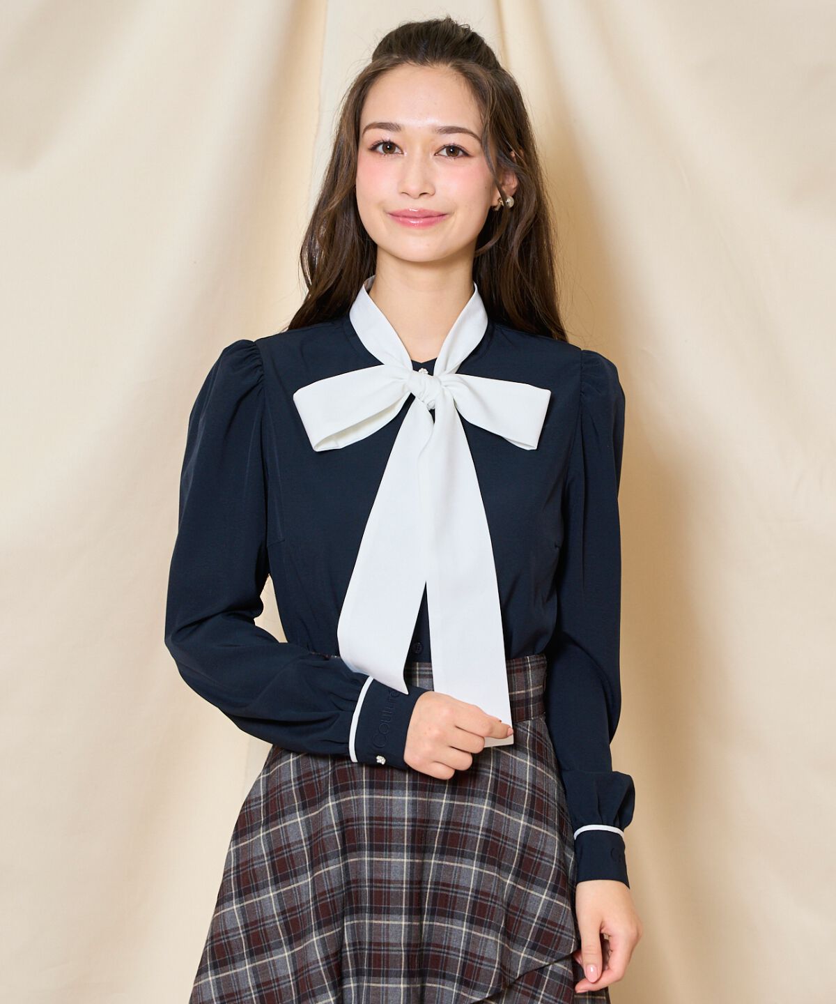 アンドクチュール「カフス刺繍ボウタイブラウス」|シャツ・ブラウス|