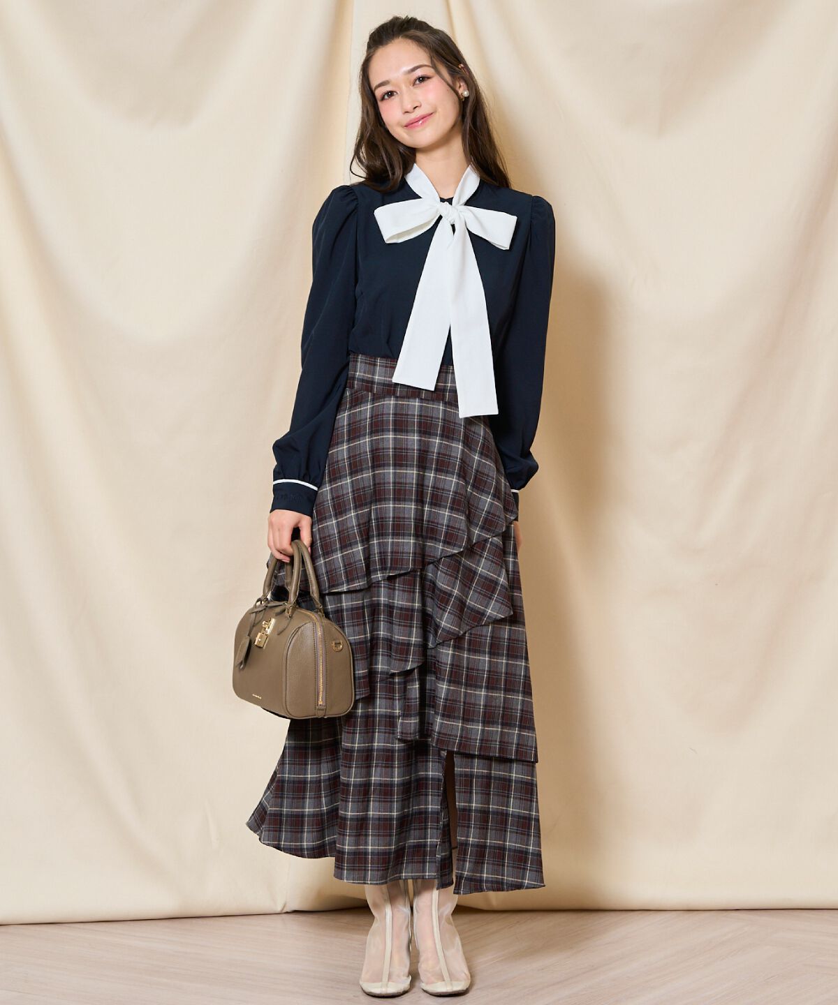 アンドクチュール「カフス刺繍ボウタイブラウス」|シャツ・ブラウス|