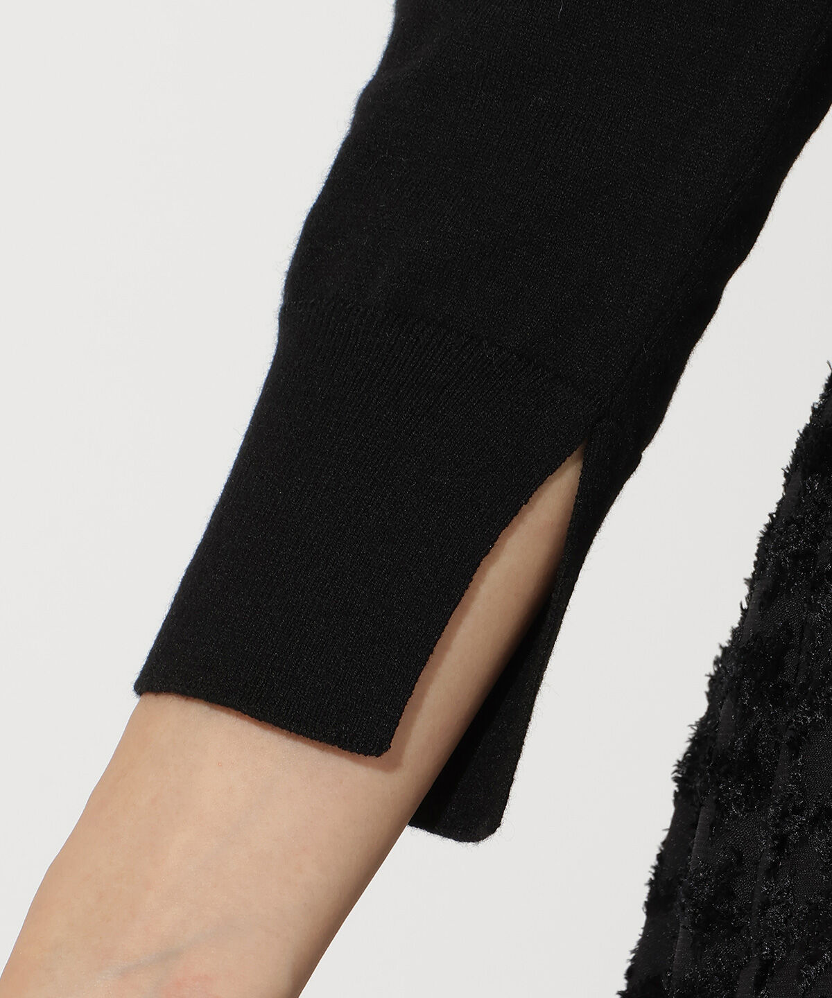 アンドクチュール「刺繍クルーネックカーディガン」|カーディガン|