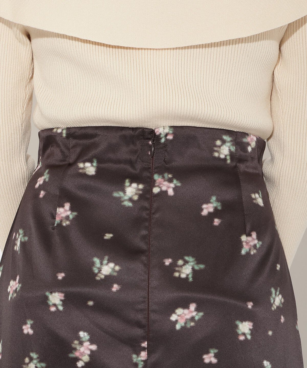 アンドクチュール「ブラーフラワープリントナロースカート」|タイト|