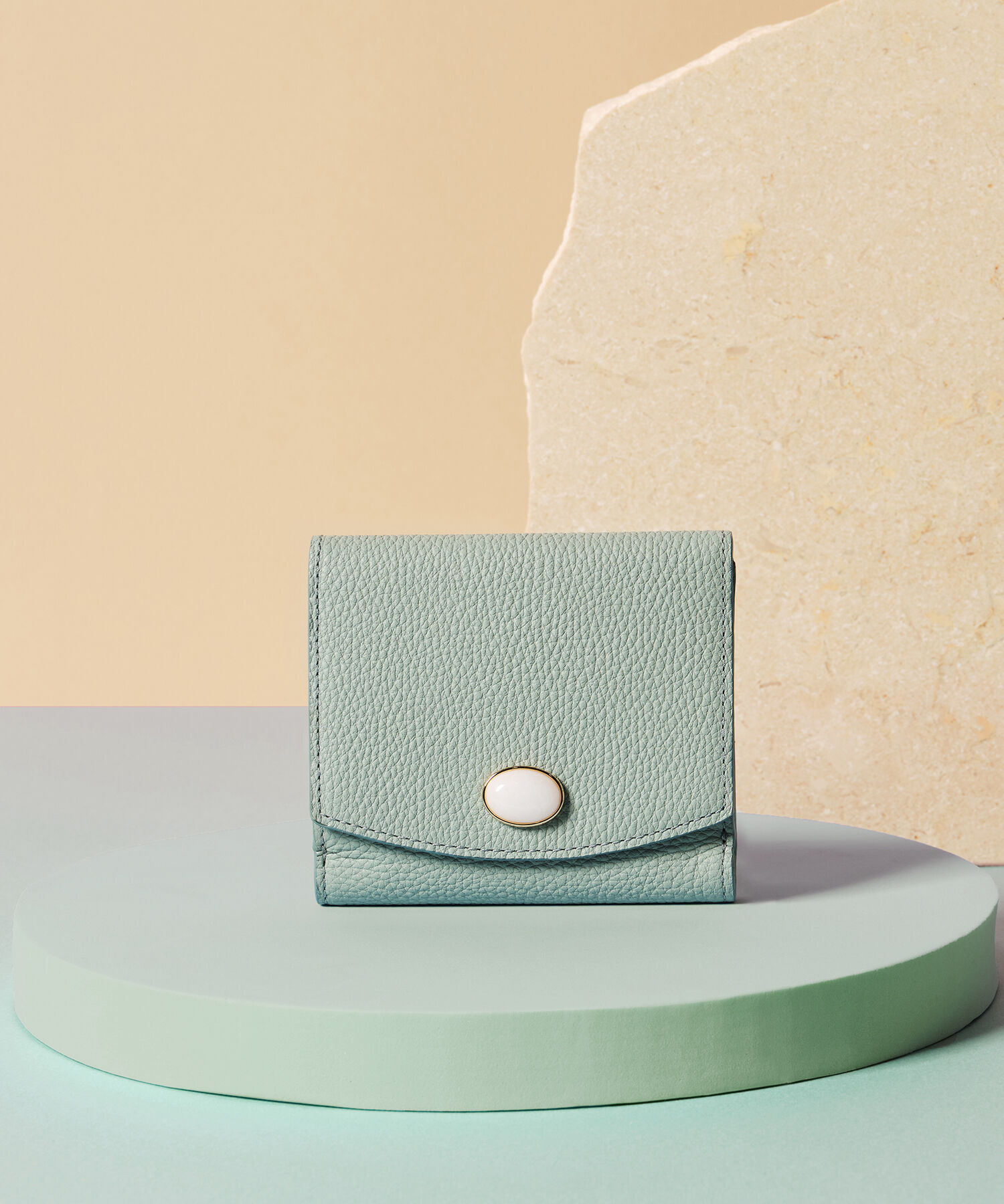 TOPKAPI 「【TOPKAPI】 gemdrops ジェムドロップ ミニエンボスレザー 天然石 二つ折り 財布 」|財布|ミントグリーン