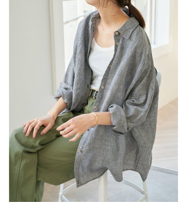 Spick and Span「《ゆったりサイズ》追加予約 80リネンカシュクール ビッグシャツ」|シャツ・ブラウス|ブラックベース